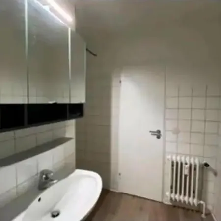 1 Room, Wifi, Balcony, Outlook, Elevator * Stoccarda